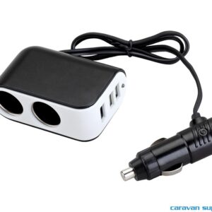 Bilde av 12V adapter med uni plugg, to ekstra uttak, USB-port og LED-lys for belysning.